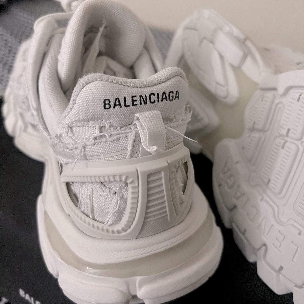 Balenciaga Track 2 White Distressed Sneaker size 42 - Picture 5 of 8